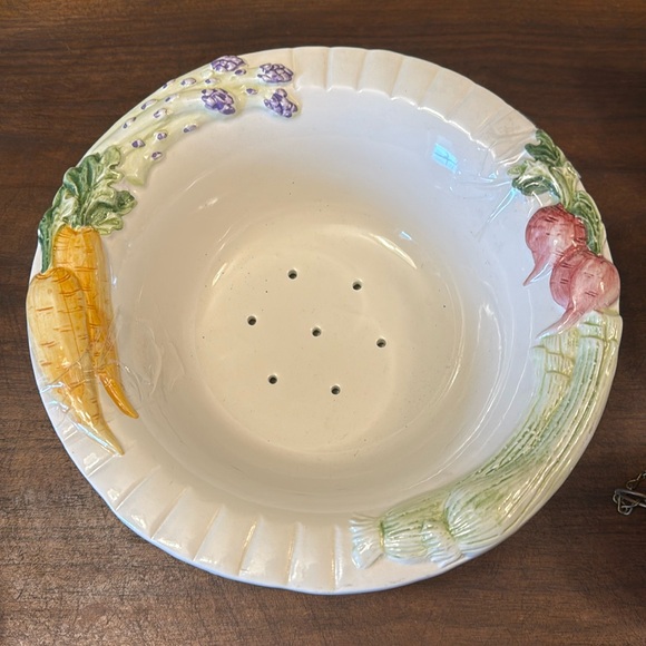 Barrarte - made in Portugal- strainer and dish set.